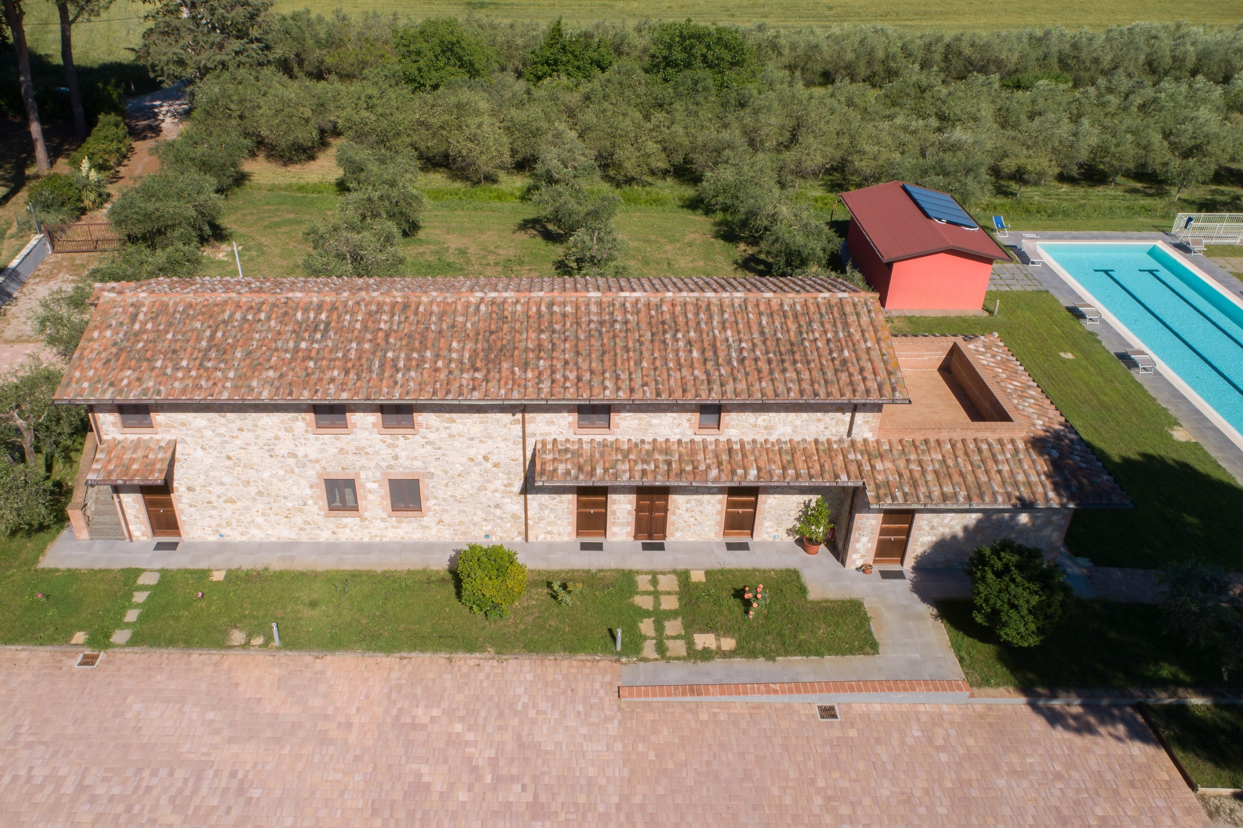 Lagolivo Aerial Girasoli pool